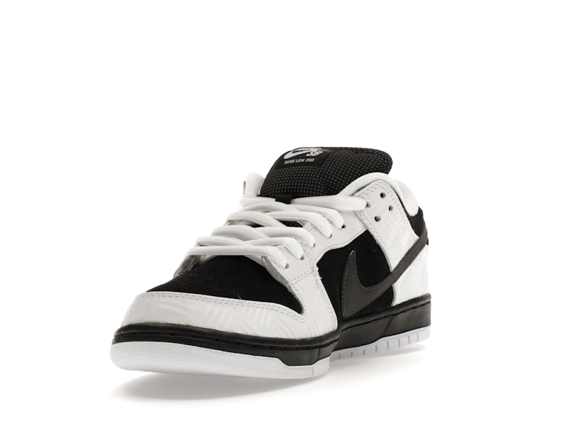 Nike SB Dunk Low TIGHTBOOTH