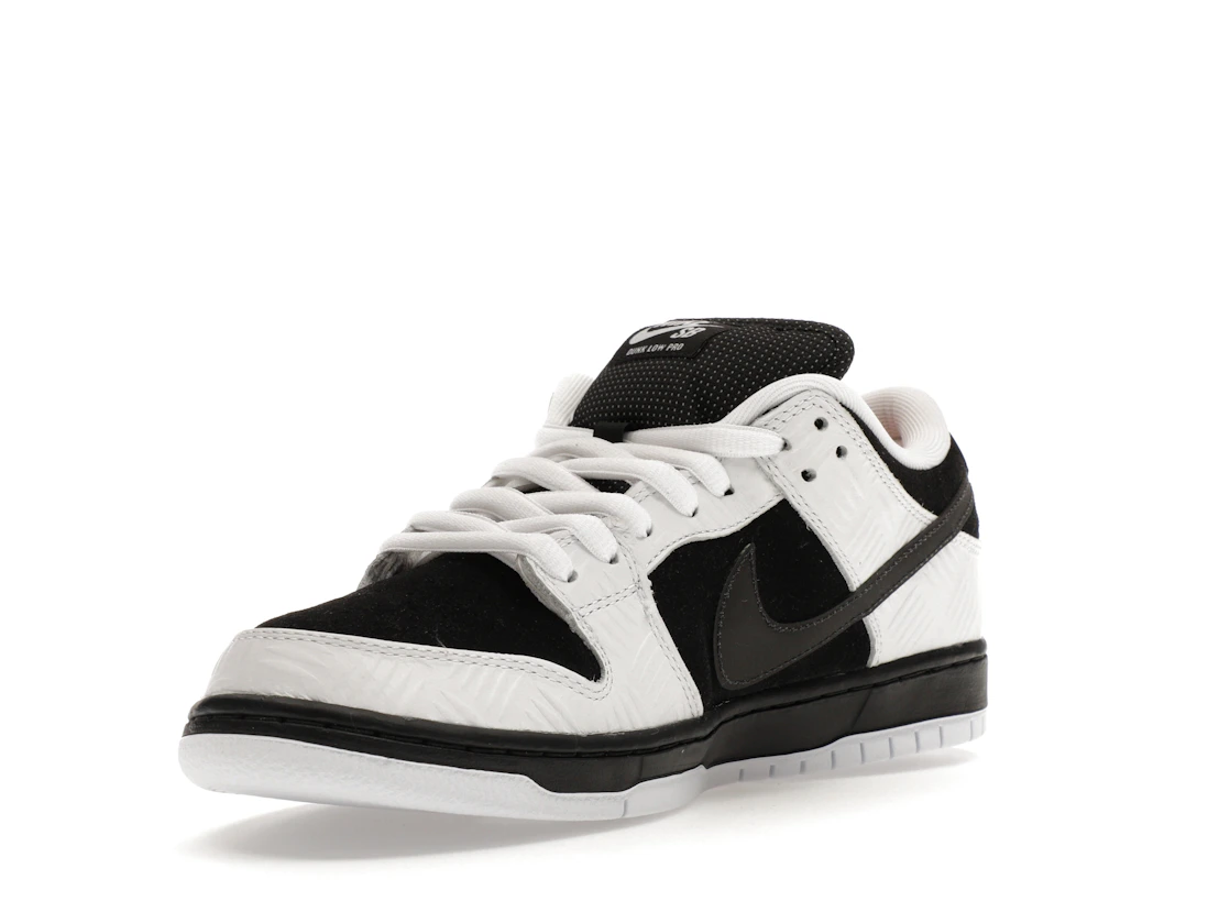 Nike SB Dunk Low TIGHTBOOTH