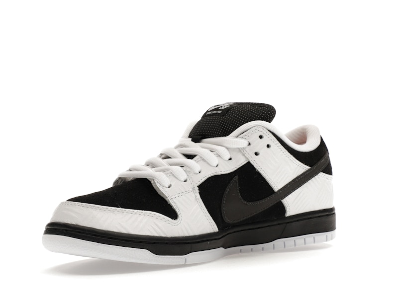 Nike SB Dunk Low TIGHTBOOTH