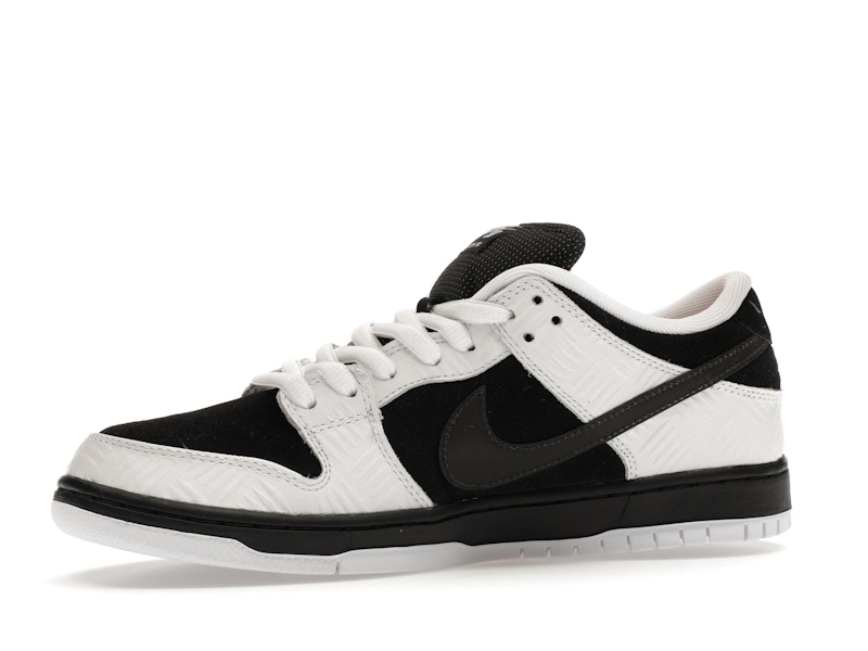 Nike SB Dunk Low TIGHTBOOTH