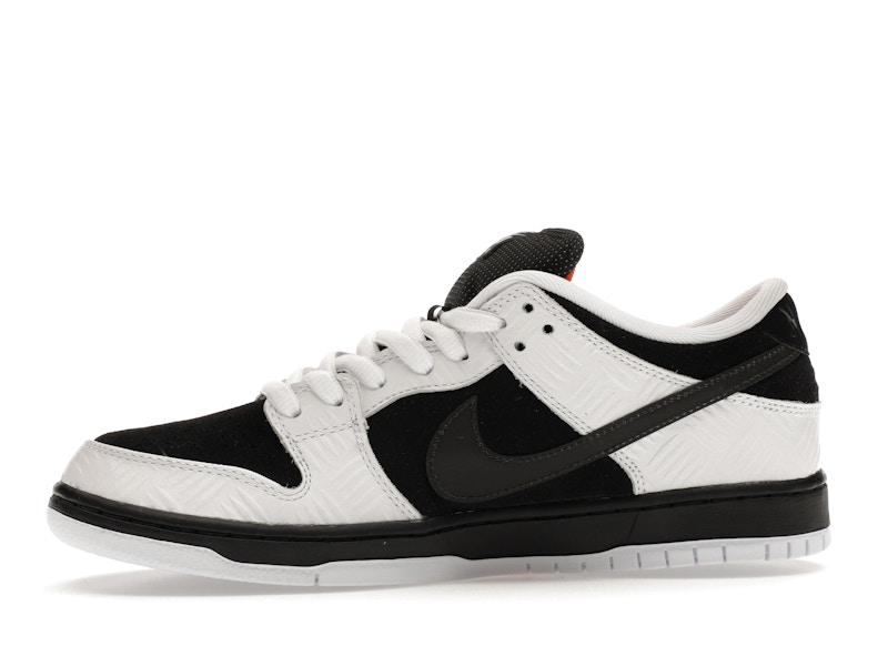 Nike SB Dunk Low TIGHTBOOTH