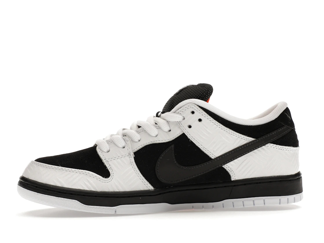 Nike SB Dunk Low TIGHTBOOTH