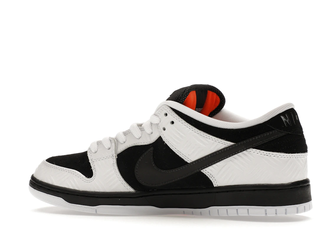 Nike SB Dunk Low TIGHTBOOTH
