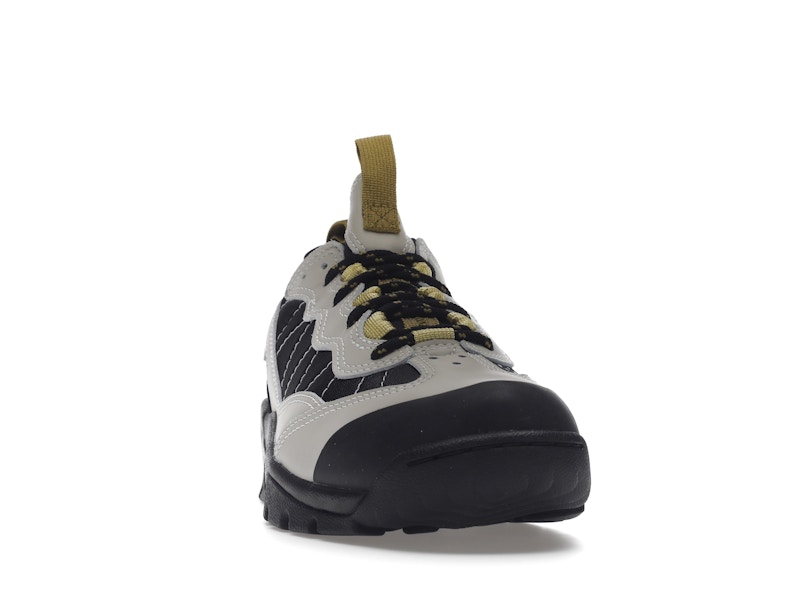 Nike ACG Air Mada Low Light Bone Black Celery
