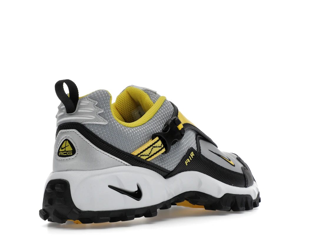 Nike ACG Phassad Yellow Zest Metallic Silver