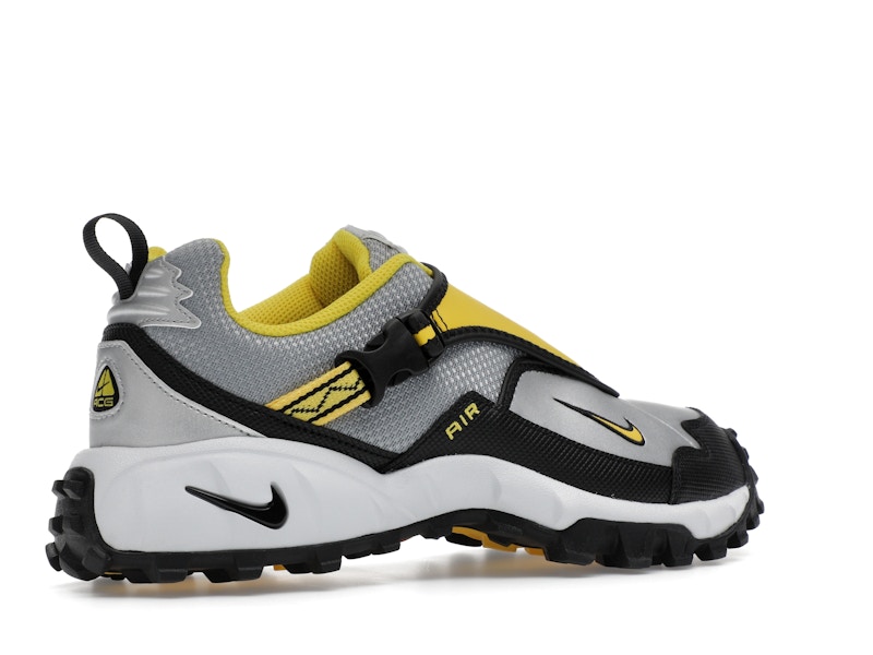 Nike ACG Phassad Yellow Zest Metallic Silver