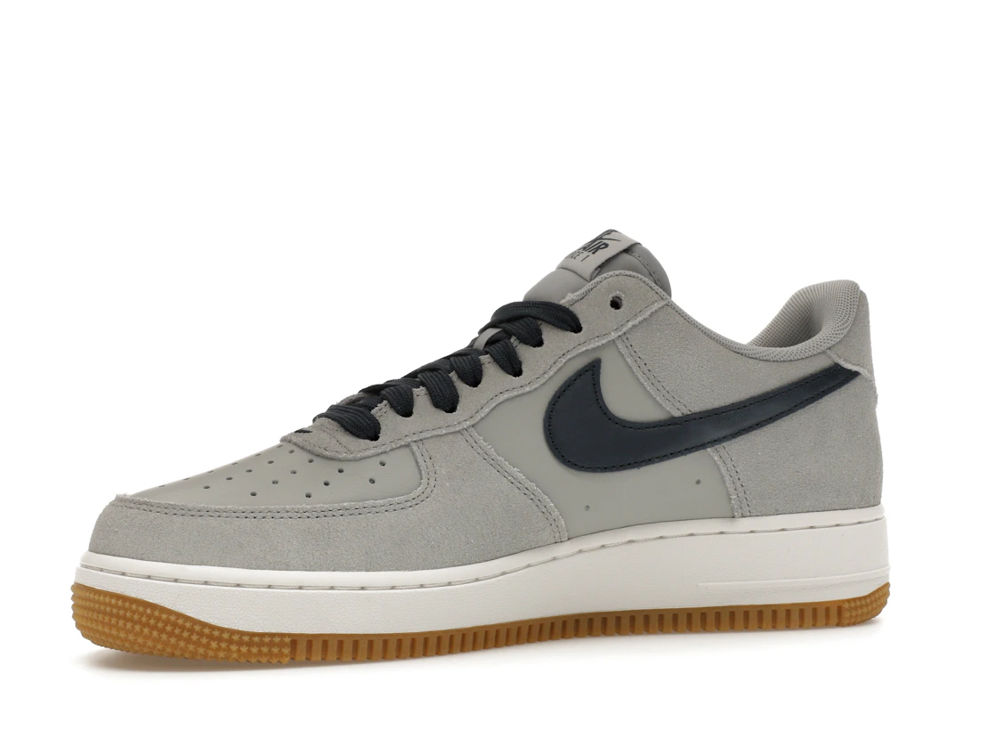 Nike Air Force 1 Low '07 LV8 Light Smoke Grey