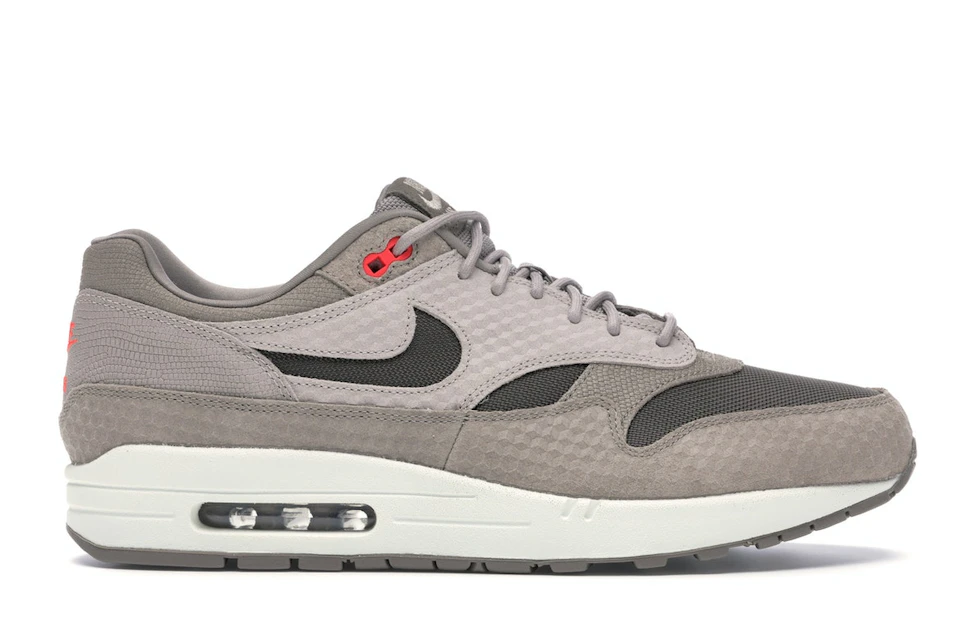 Nike Air Max 1 Cut Out Swoosh Moon Particle 0