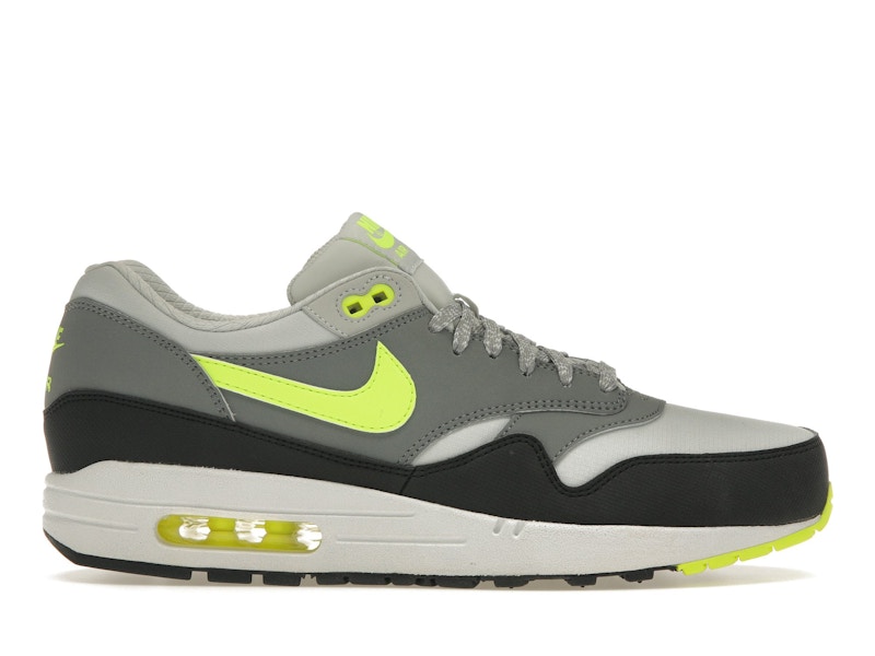 Nike air max shop 1 essentials