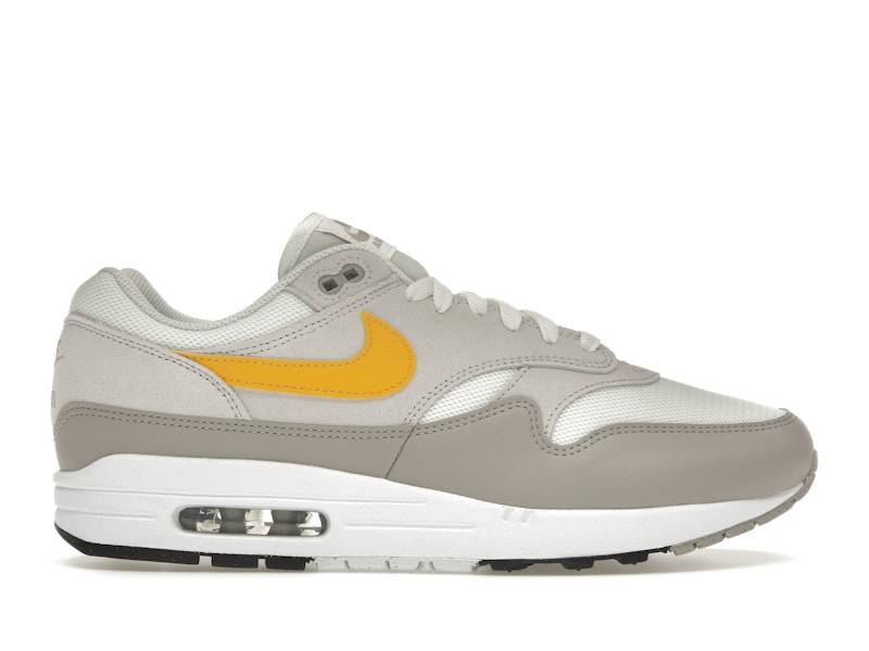 靴 nike air max 1 ess university gold 28.5 Nike Air Max 1 Essential University Gold On Foot Sneaker