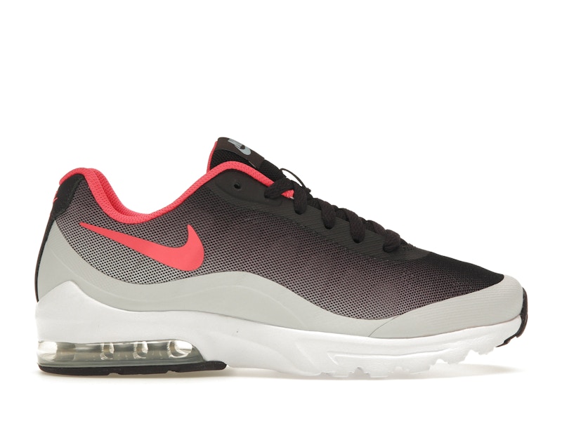 Nike invigor sales pink