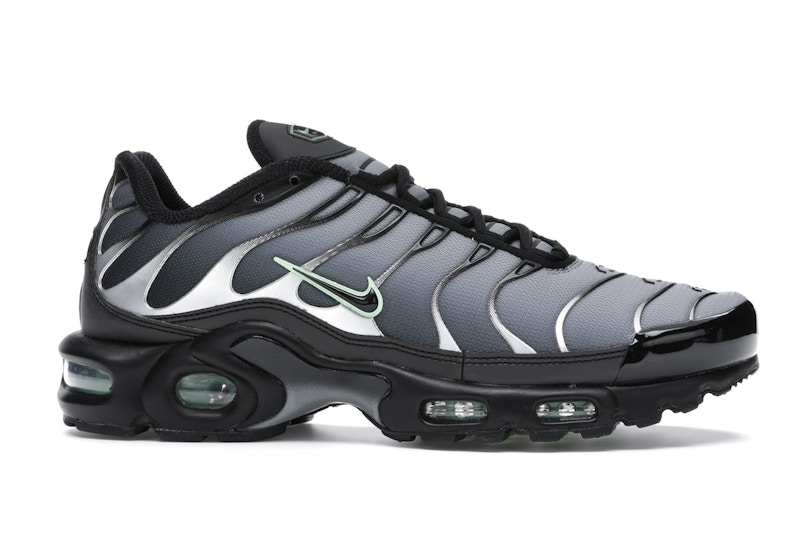 Air max plus green and black