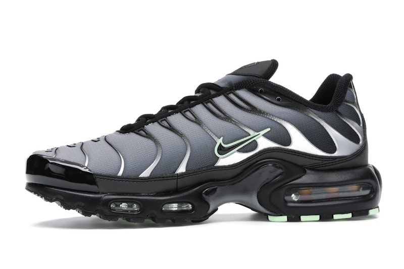 Nike air max plus grey green clearance
