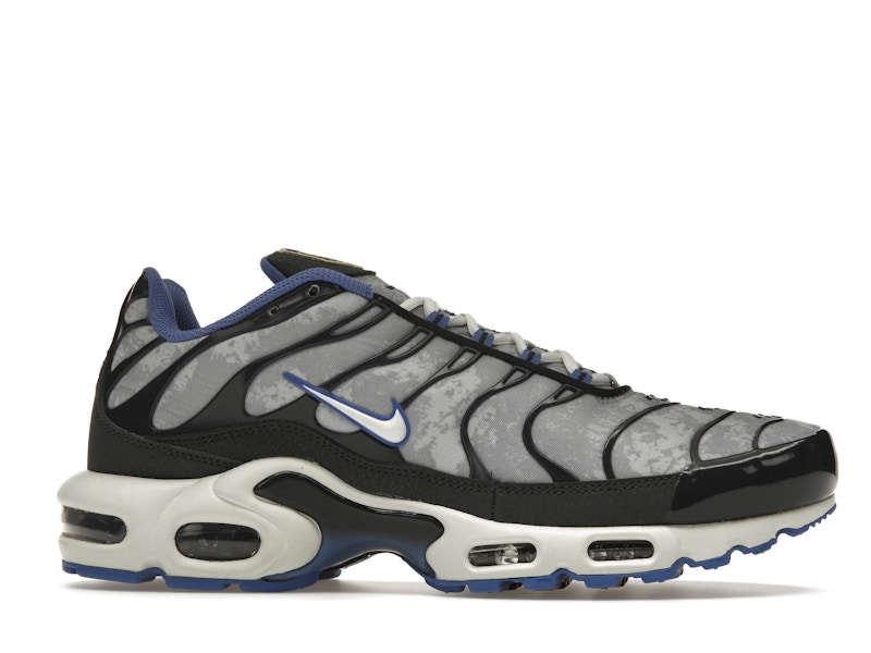 Nike Air Max Plus Social F.C.
