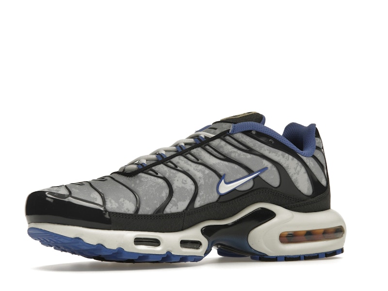 Nike Air Max Plus Social F.C.