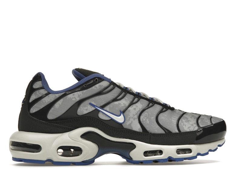 Nike Air Max Plus Social F.C.