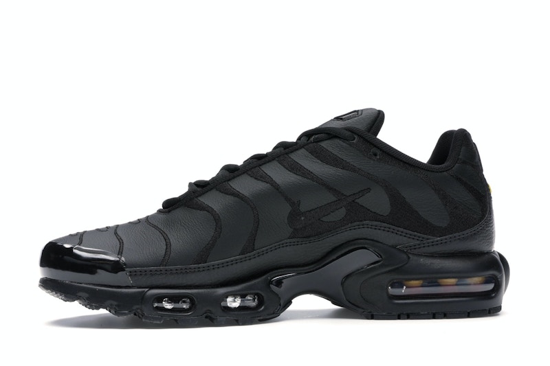 Nike Air Max Plus Triple Black Leather
