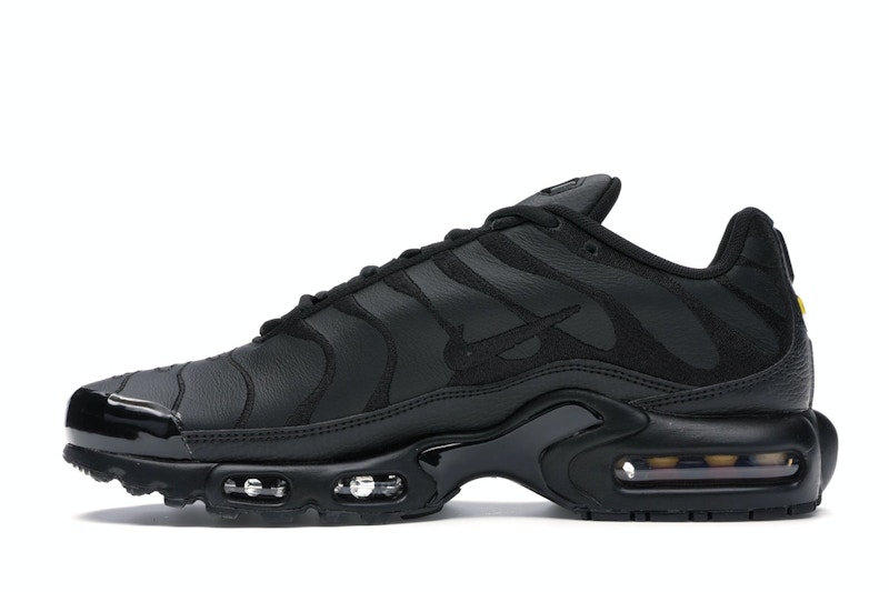 Nike Air Max Plus Triple Black Leather