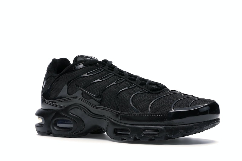 Triple black tns footlocker clearance