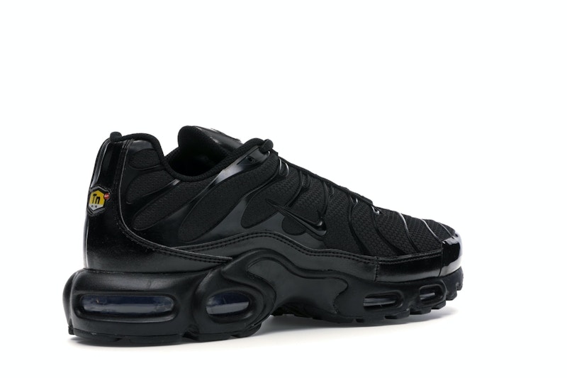 Triple black tns footlocker clearance