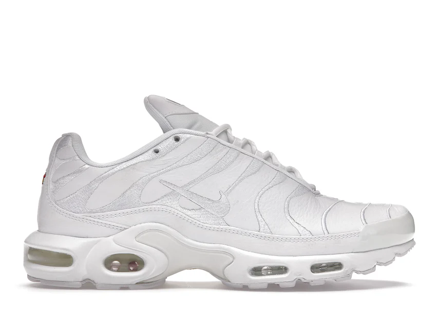 https://images.stockx.com/360/Nike-Air-Max-Plus-Triple-White/Images/Nike-Air-Max-Plus-Triple-White/Lv2/img01.jpg?fm=webp&auto=compress&w=480&dpr=2&updated_at=1639062941&h=320&q=60