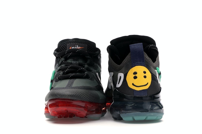 Vapormax smiley 2025
