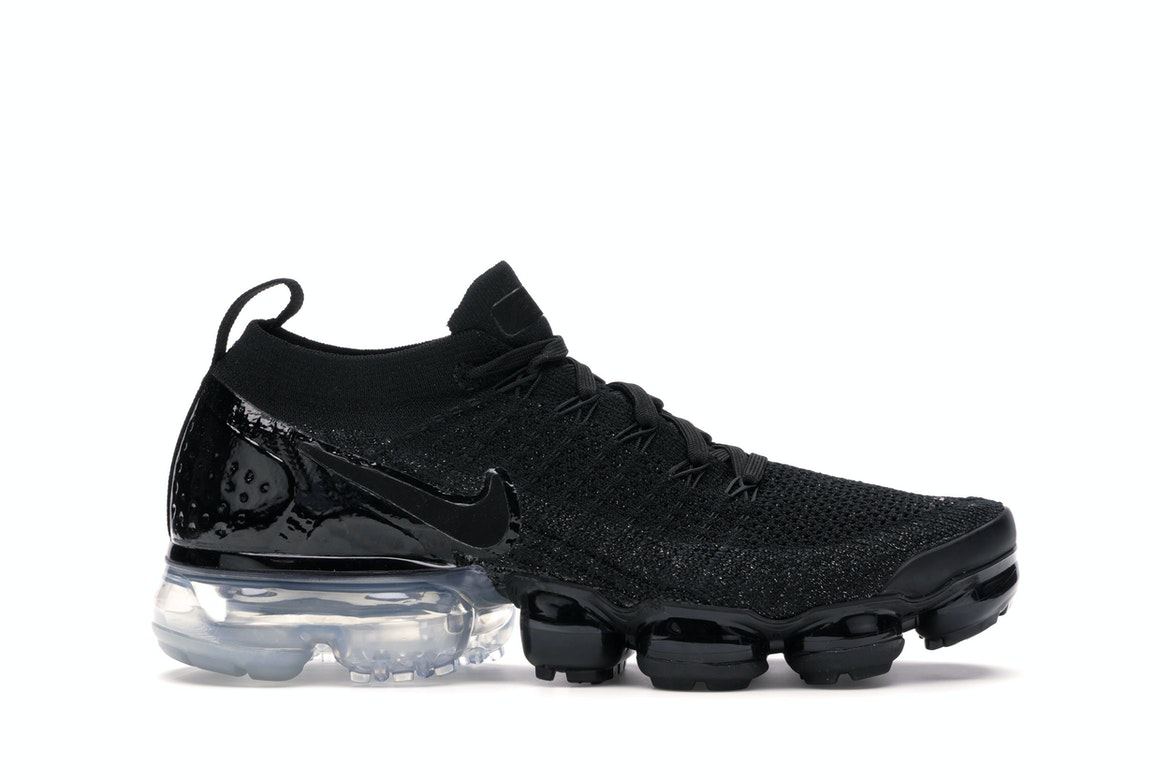 Women's air vapormax hotsell flyknit 2 black white