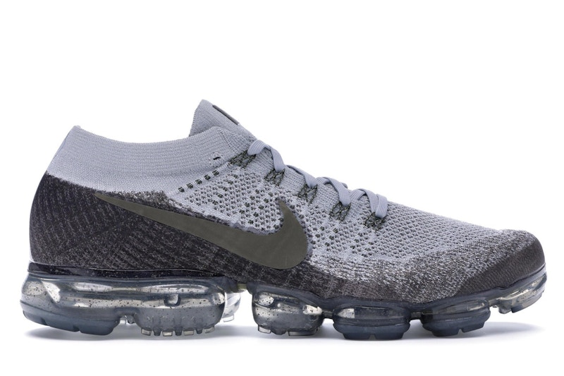 Vapormax hotsell 218 grey