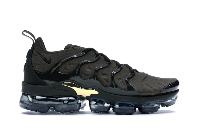 Men's nike air vapormax plus triple black online