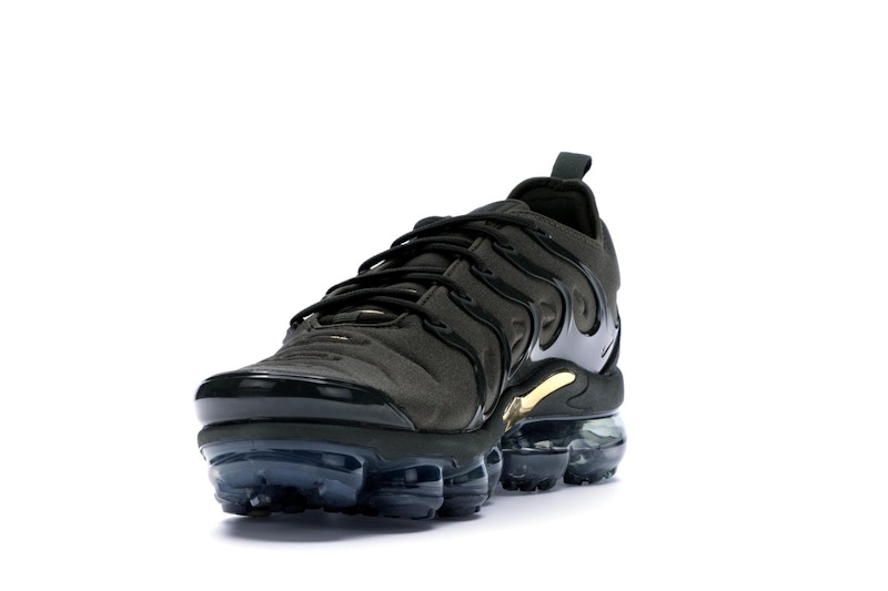 vapormax plus verde militar