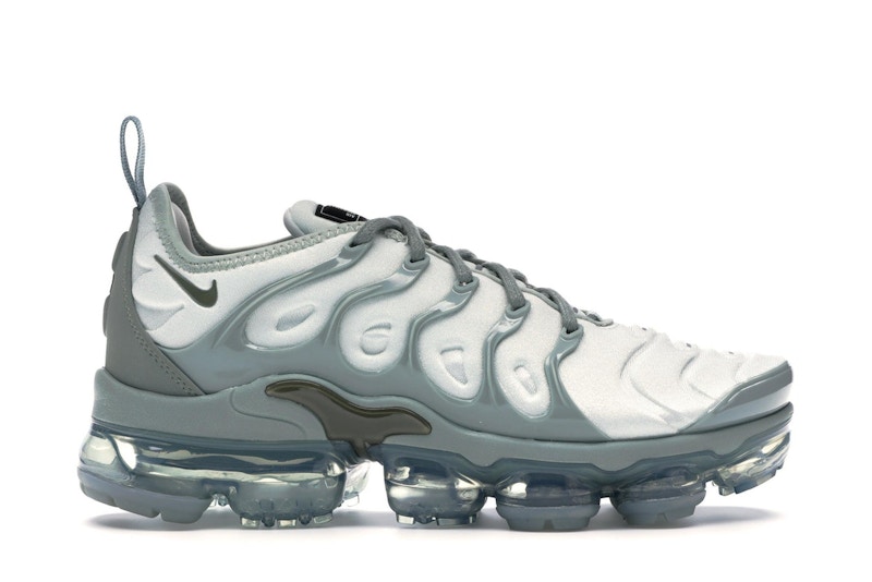 Air vapormax plus silver hotsell