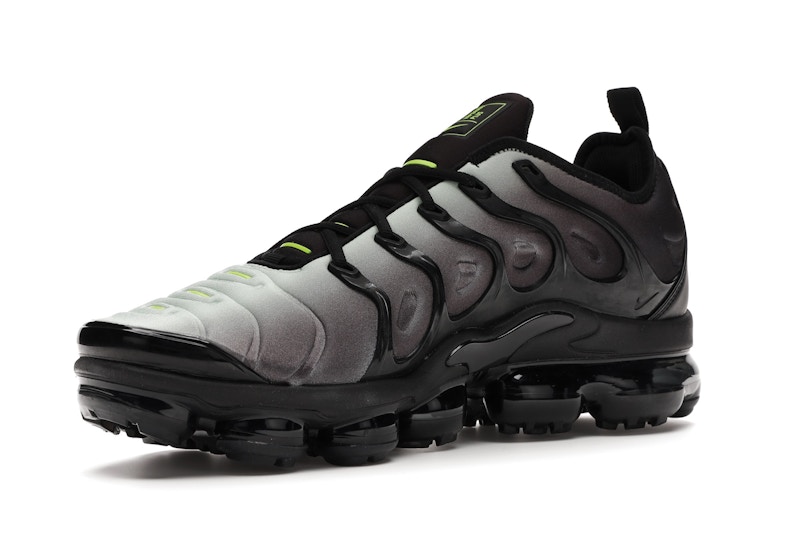 Nike vapormax plus neon green clearance