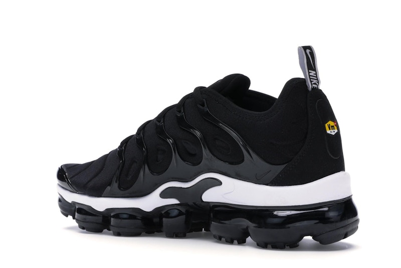 womens black vapormax plus