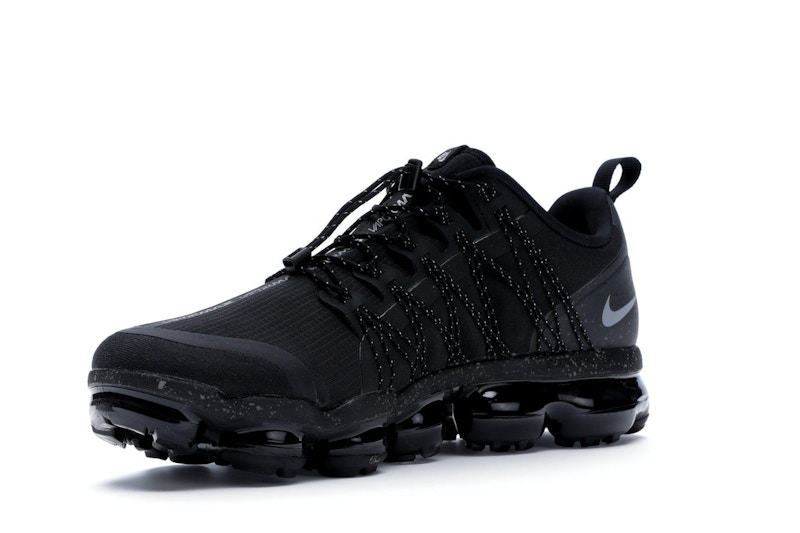 black nike vapormax utility