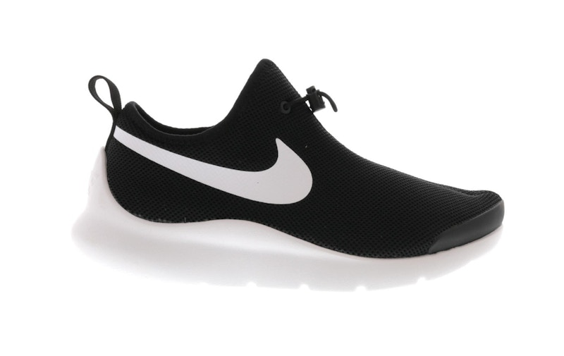 Nike aptare all black store