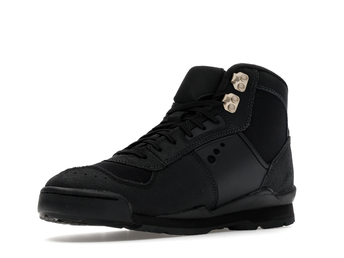 Nike Baltoro Black Metallic Gold