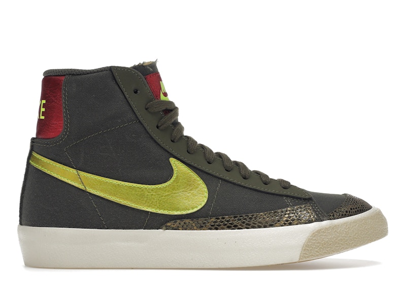 Nike blazer mid 77 snakeskin women's top