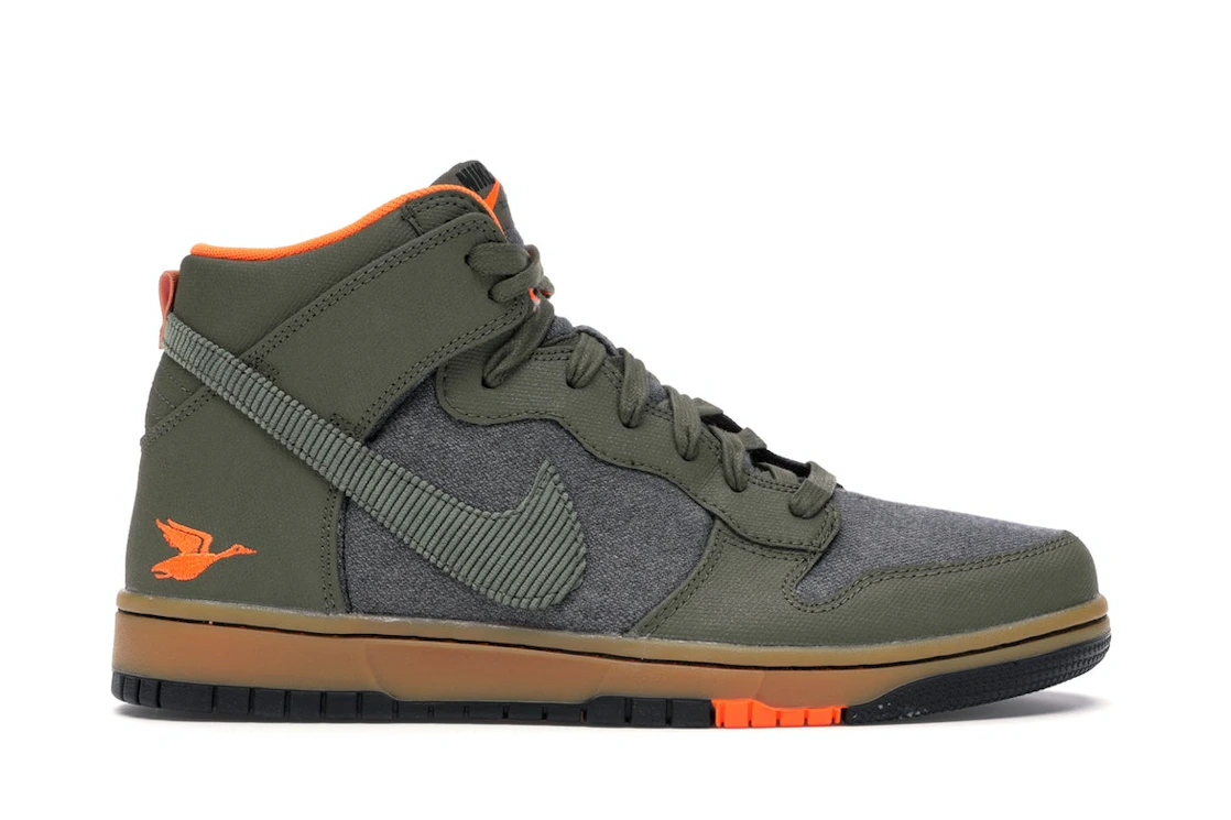 Nike Dunk CMFT Swoosh Social Club Olive