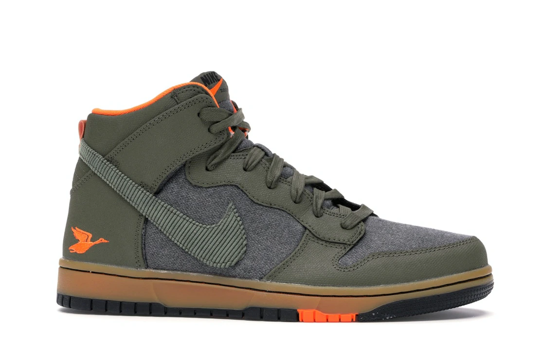 Nike Dunk CMFT Swoosh Social Club Olive