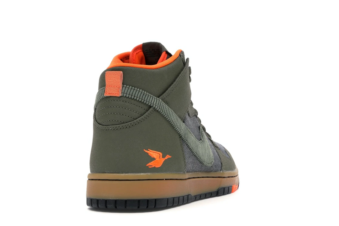 Nike Dunk CMFT Swoosh Social Club Olive