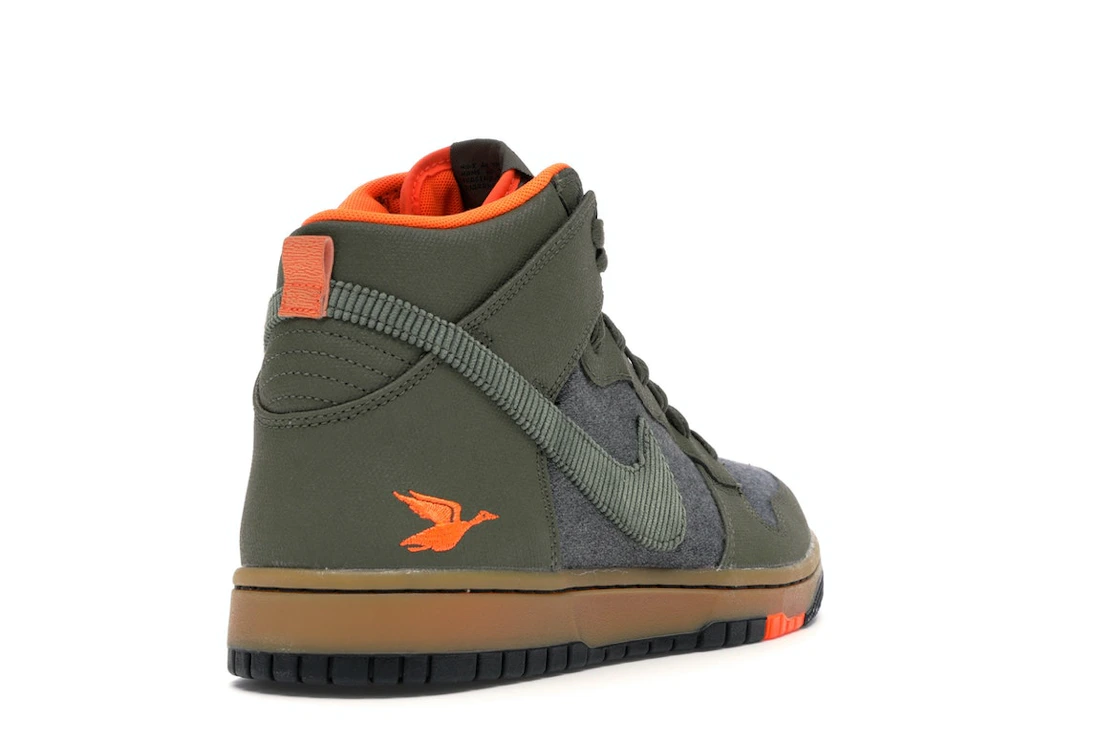 Nike Dunk CMFT Swoosh Social Club Olive