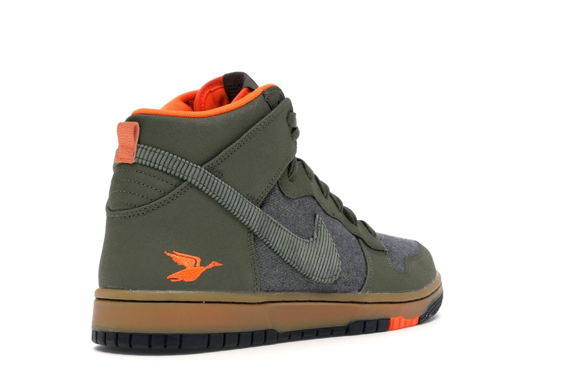 Nike Dunk CMFT Swoosh Social Club Olive