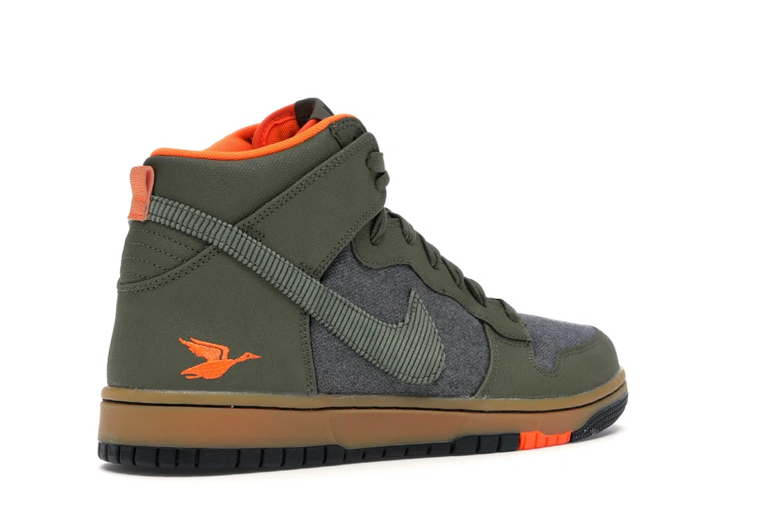 Nike Dunk CMFT Swoosh Social Club Olive