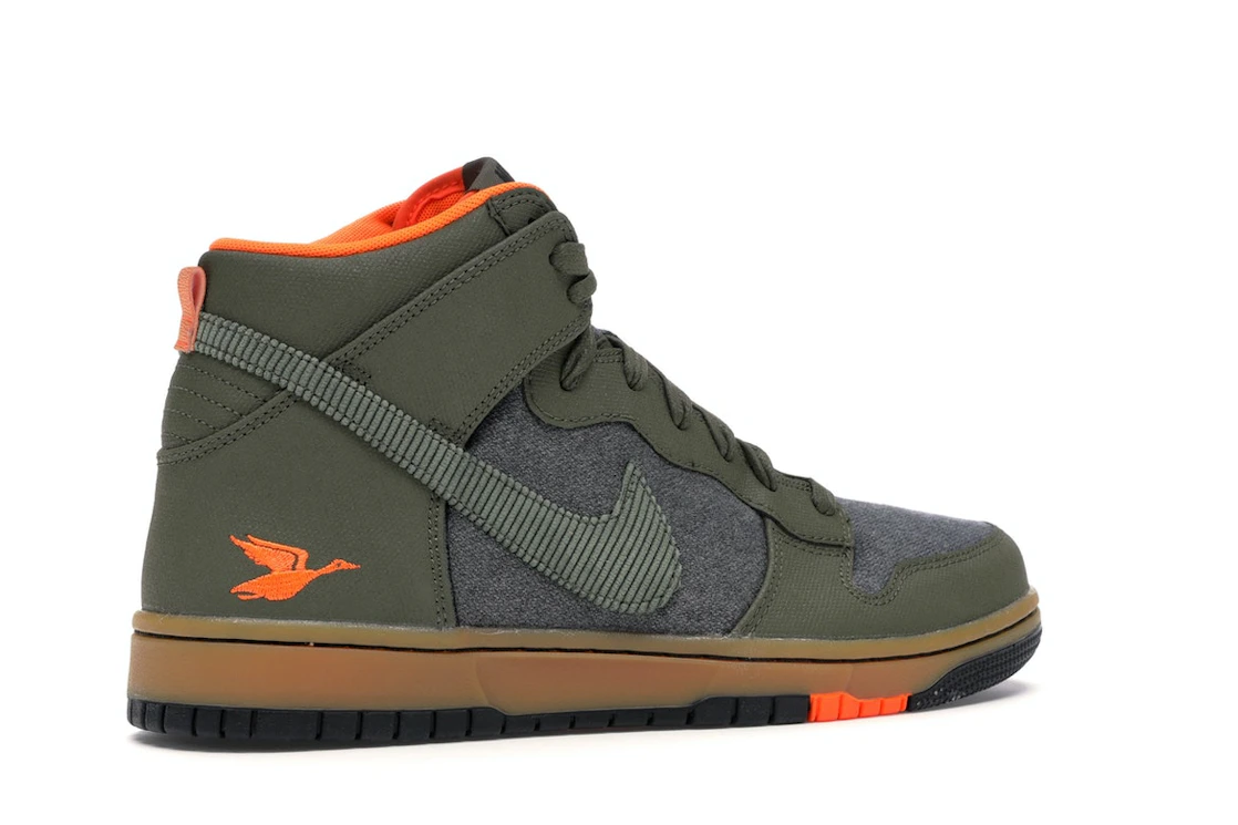 Nike Dunk CMFT Swoosh Social Club Olive