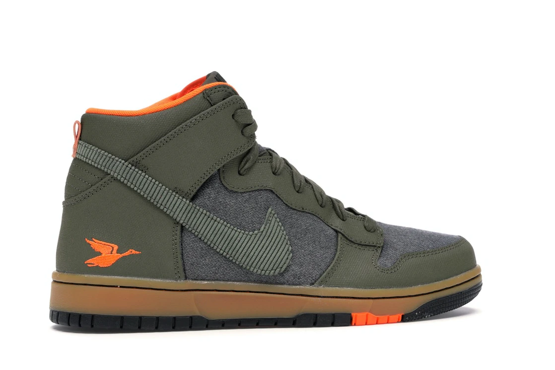 Nike Dunk CMFT Swoosh Social Club Olive