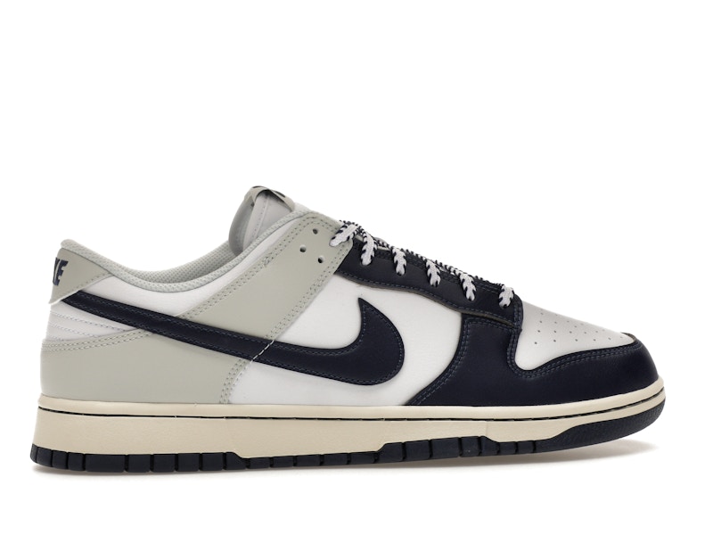 Nike Dunk Low New York Yankees