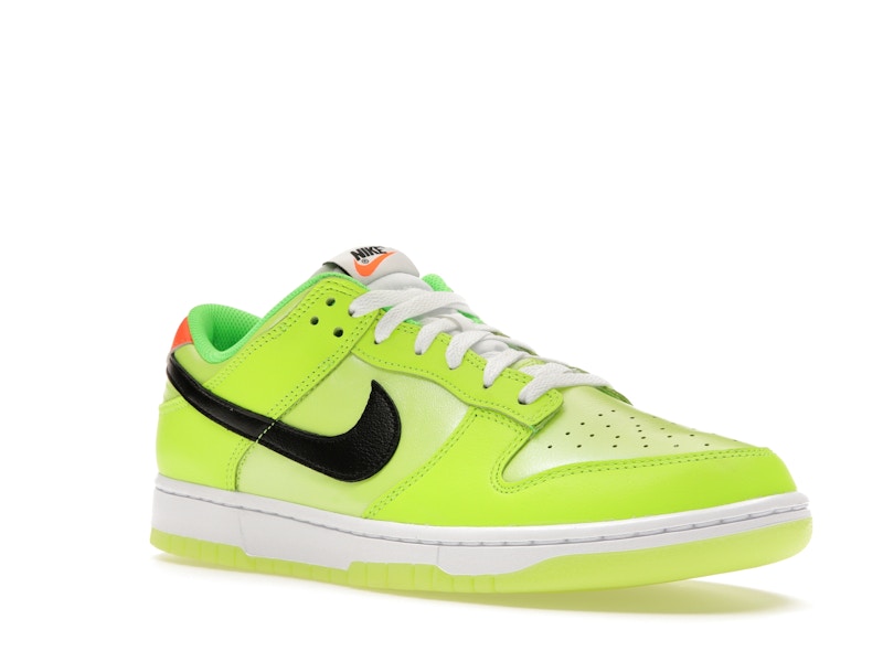 Nike Dunk Low SE Splash Volt