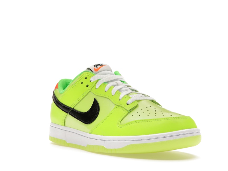 Nike Dunk Low SE Splash Volt
