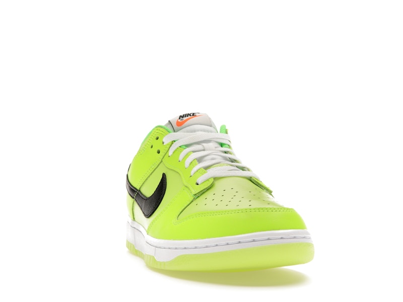 Nike Dunk Low SE Splash Volt