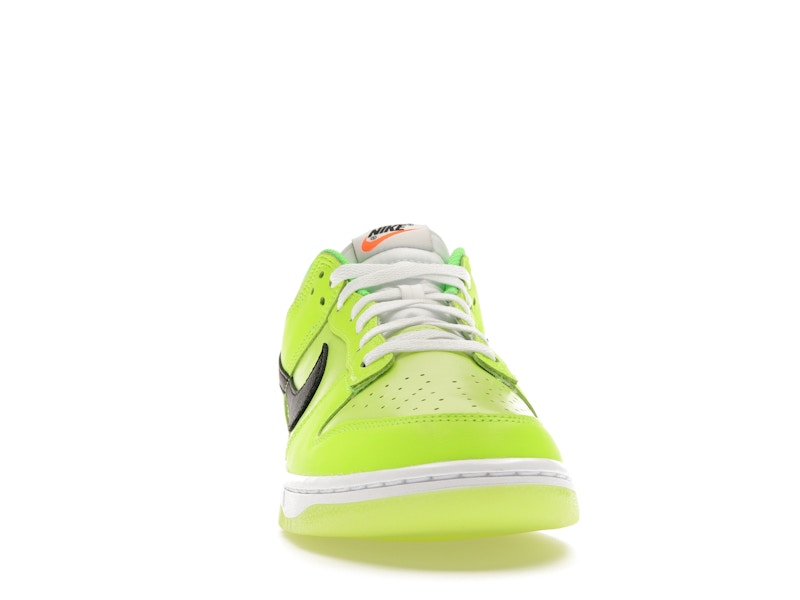 Nike Dunk Low SE Splash Volt